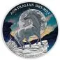 Preview: 1 Unze Silbermünze Australien 2026 „Brumby“ der Perth Mint in farbiger Ausführung. Das Motiv zeigt ein australisches Wildpferd auf einer Felsformation vor einem Vollmond und einem farbig gestalteten Sternenhimmel. Im Hintergrund sind Felsen und niedrige V