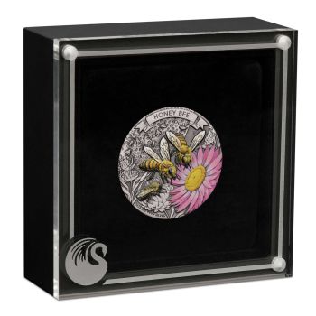 Silbermünze 2025 aus Australien mit farbigem Emu-Motiv im Antique Finish, 2 Unzen Feinsilber, Auslieferung in Etui mit Zertifikat, limitierte Auflage von 2.000 Stück.
