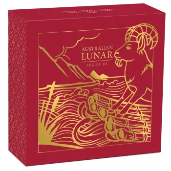 1/10 Unze Goldmünze Australien 2027 „Jahr der Ziege“ der Perth Mint aus der Lunar Serie III in Polierter Platte. Das Motiv zeigt eine Ziege auf einer felsigen Berglandschaft mit einem einzelnen Baum im Hintergrund.