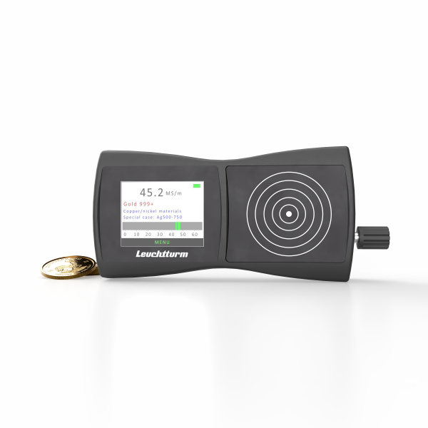 LEUCHTTURM AurumXpert Edelmetallprüfer. Kompaktes Gerät zur Echtheitsprüfung von Gold, Silber und anderen Edelmetallen. Mit Kalibrierstück, Ladegerät und Transportkoffer. Prüft Münzen und Barren bis ca. 2 oz durch Kapseln oder Blister.