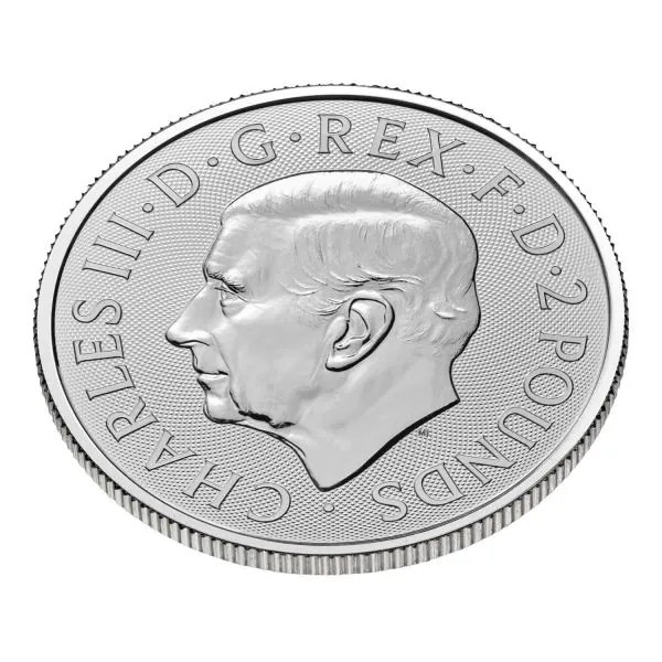 Silbermünze mit dem kraftvollen Motiv des Britischen Löwen im Wappenstil, flankiert von Details wie dem Ausgabejahr 2025, dem Feingehalt (999 Ag) und dem Porträt von König Charles III. auf der Rückseite.