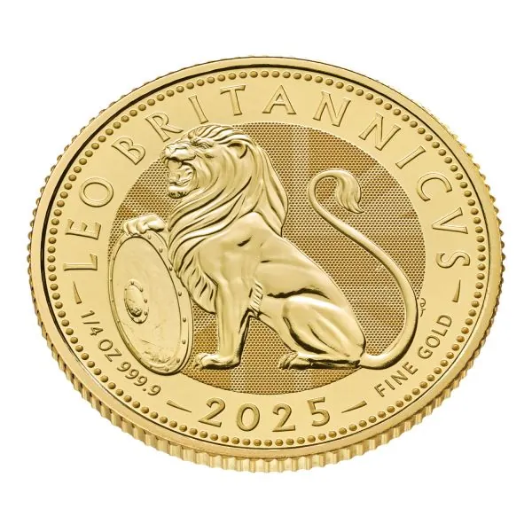 Vorderseite zeigt den majestätischen British Lion mit königlichem Schild, Rückseite mit Porträt von König Charles III., Ausgabeland, Jahrgang 2025 und Angaben zu Feingehalt und Nennwert.