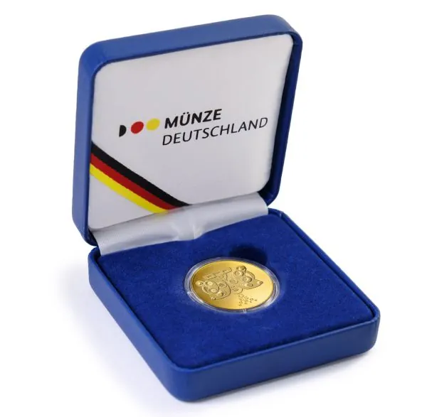 50-Euro-Goldmünze Deutschland 2025 – Motiv „Gesundheit“, dritte Ausgabe der Serie „Deutsches Handwerk“, goldfarben, mit Symbolen aus der Medizin