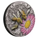 Silbermünze 2025 aus Australien mit farbigem Emu-Motiv im Antique Finish, 2 Unzen Feinsilber, Auslieferung in Etui mit Zertifikat, limitierte Auflage von 2.000 Stück.