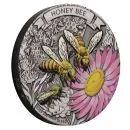 Silbermünze 2025 aus Australien mit farbigem Emu-Motiv im Antique Finish, 2 Unzen Feinsilber, Auslieferung in Etui mit Zertifikat, limitierte Auflage von 2.000 Stück.